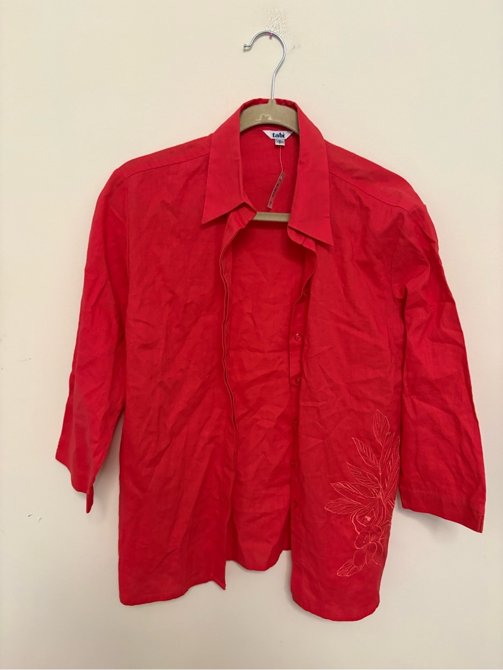 Tabi Red Linen Button-Up Shirt Embroidered Floral Botanical Detail size small